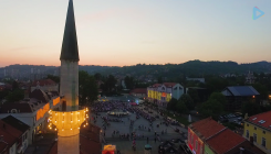 Pogledajte snimak dronom sa zajedničkog iftara na Trgu slobode (FOTO/VIDEO)