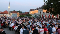 Iftar na otvorenom u subotu na Trgu slobode u Tuzli