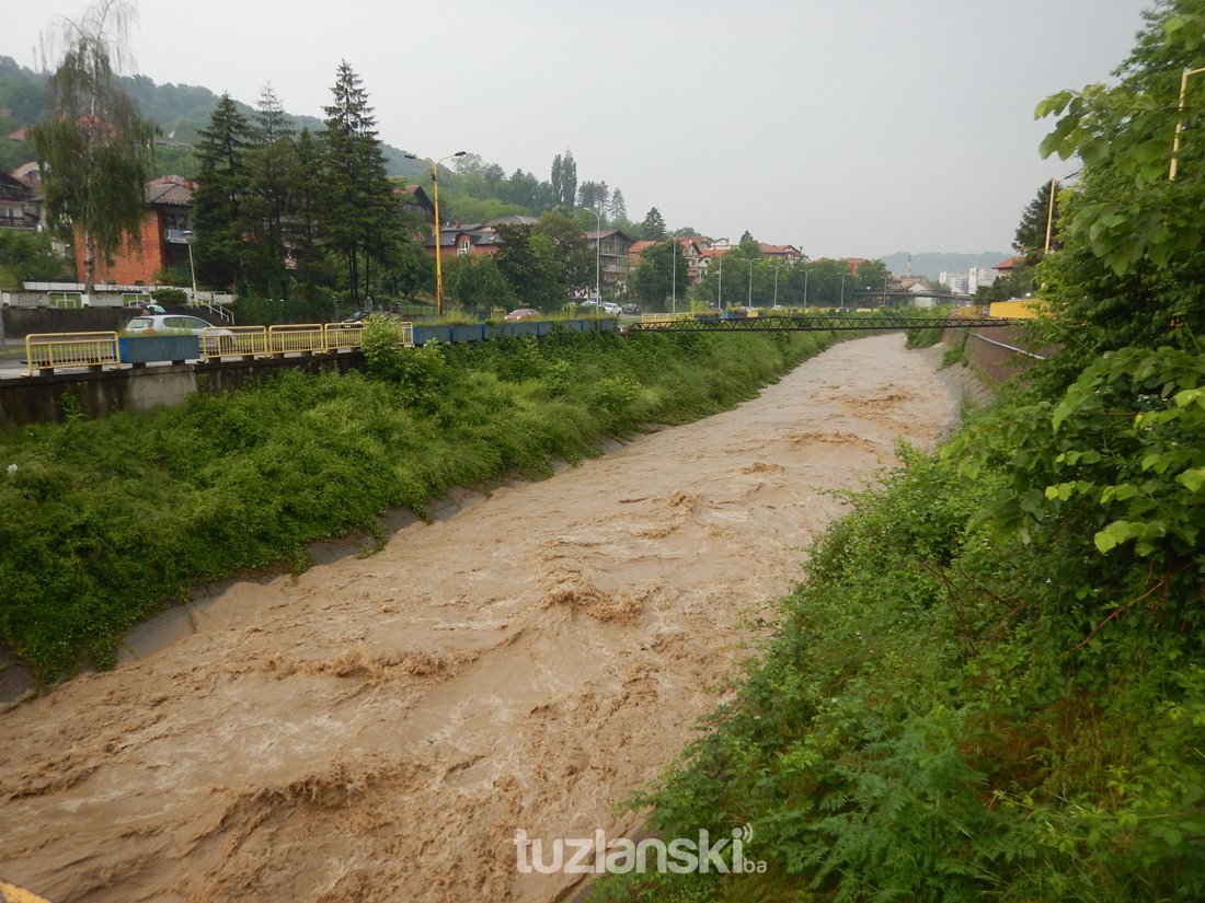 Civilna zaštita Tuzla uputila upozorenje o mogućim velikim vodama