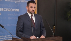 Ramić potpisuje sporazum o provedbi projekta zatvaranja kolektivnih centara