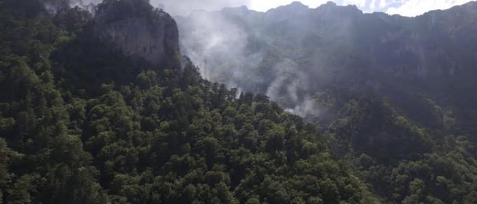 Požar kod Jablanice se proširio, traži se pomoć helikoptera