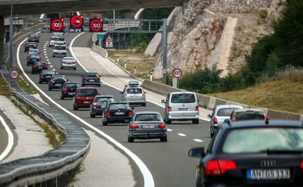 Pojačan promet vozila na tri granična prelaza, aktuelni i sanacioni radovi na brojnim dionicama