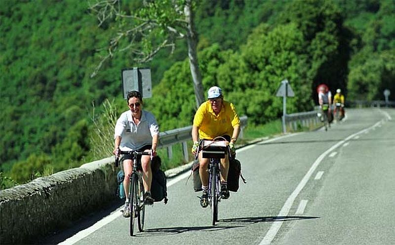 Vozači oprez: Povećan broj biciklista i motociklista u saobraćaju