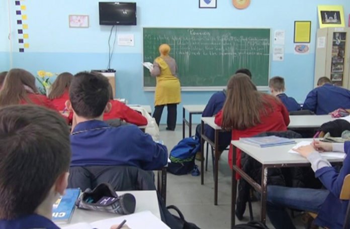 Konkurs za prijem nastavnika i saradnika u školama u TK (VIDEO)