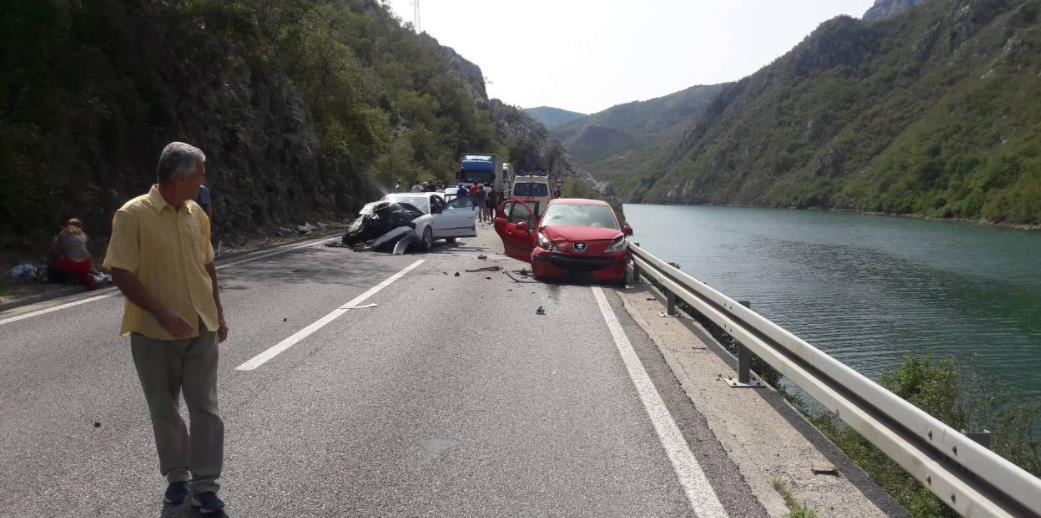 Težak sudar na magistralnom putu Mostar-Sarajevo, dvije osobe povrijeđene