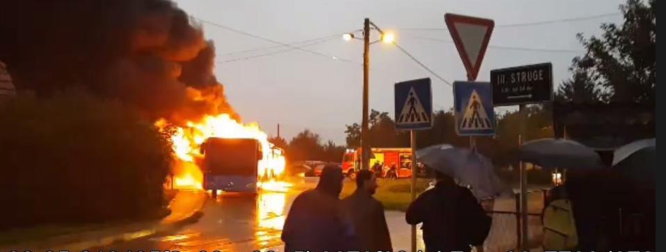 Autobus u Zagrebu primio putnike pa se zapalio nasred ulice