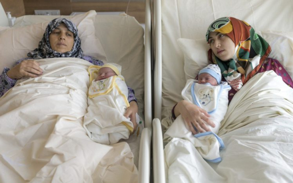 Nesvakidašnji događaj u Turskoj: Majka i kćerka se porodile istovremeno