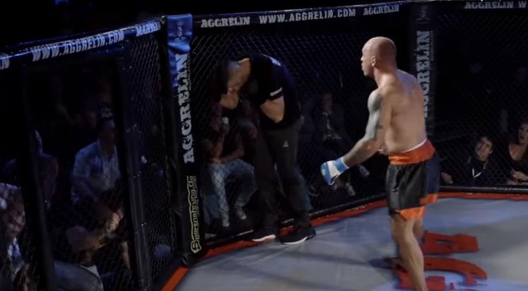 Incident obilježio glavnu MMA borbu: Borac udario sudiju jer nije na vrijeme prekinuo borbu (VIDEO)