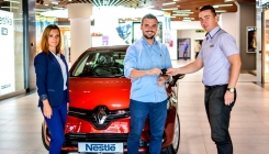 U nagradnoj igri kompanija Bingo i Nestle automobil Renault Clio osvojio Dino Eminagić (FOTO)