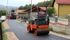 U toku radovi na sanaciji dijela ulice u MZ Simin Han (FOTO)