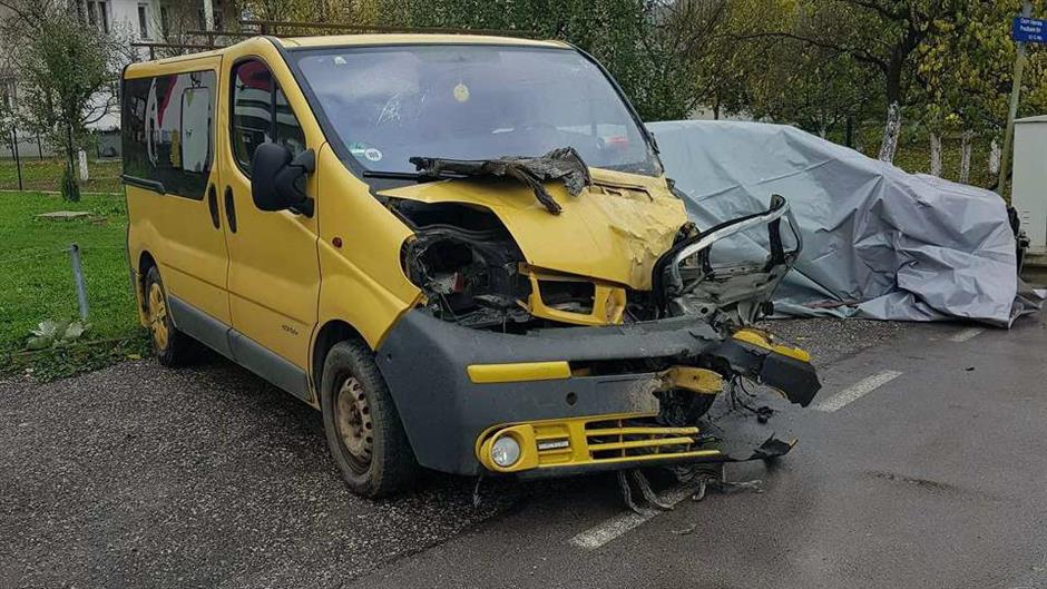 Poginula jedna osoba, povrijeđena četvorica odbojkaša