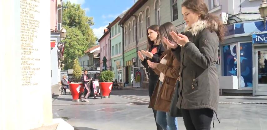 Izvinjenje sarajevskih gimnazijalaca i nova posjeta Kapiji (VIDEO)