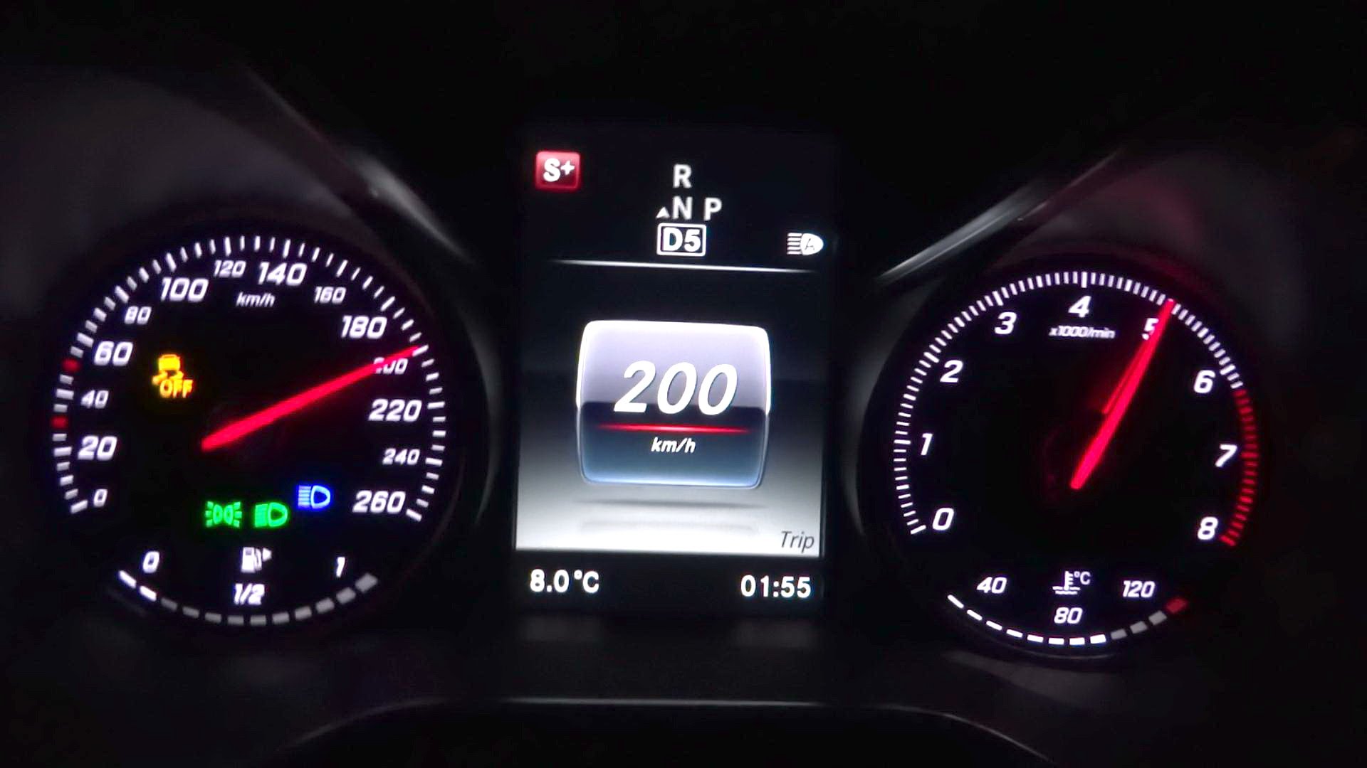 Vozio Audija 200 km/h pa se zabio u drvo (VIDEO)