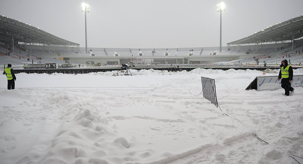 Kad zabijeli u Rusiji: Fudbal u smetovima snijega (FOTO)