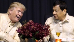 Duterte pjevao Trumpu: Ti si polovina moga srca (VIDEO)