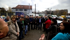 Protestovali instruktori vožnje iz ZDK: Ne možemo normalno poslovati (FOTO)