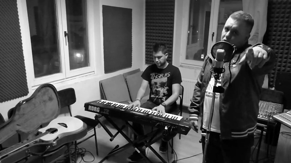 Pun pogodak: Tuzlanski muzičar Mirza Mešanović Pemba snimio cover za pjesmu "Perje" (VIDEO)