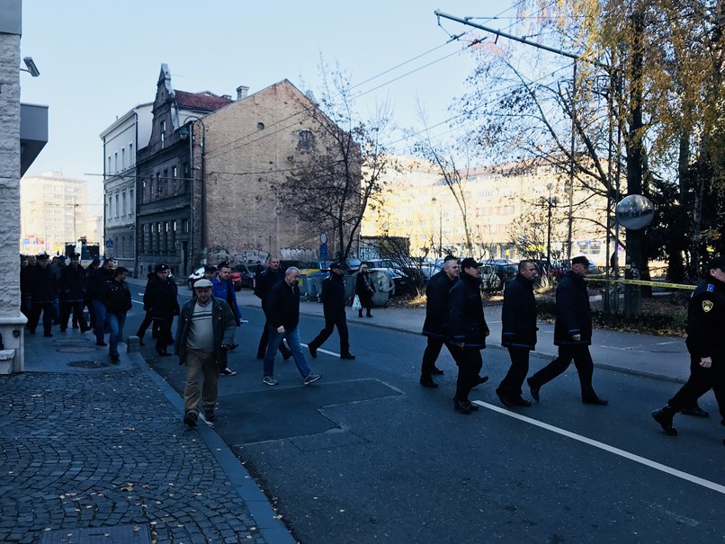 Mirni protest policajaca ispred sjedišta Federalnog parlamenta