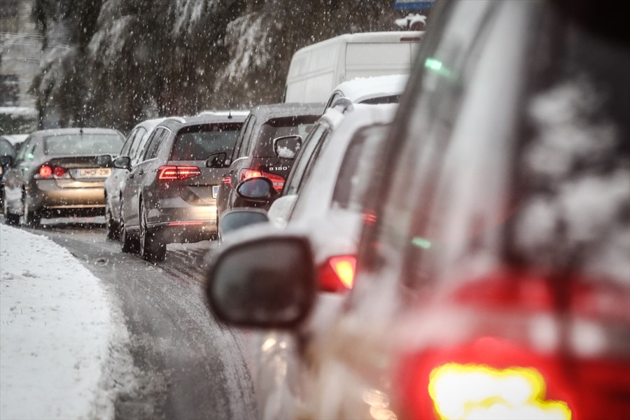 Vozači, prilagodite brzinu i način vožnje uvjetima na cestama