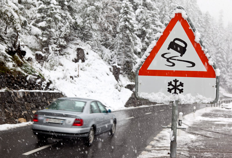 Poledica na putevima u BiH: Na graničnim prelazima zadržavanja do 30 minuta