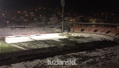 U toku uklanjanje snijega: Pogledajte kako trenutno izgleda teren stadiona "Tušanj" (FOTO)