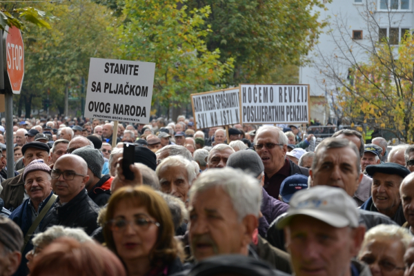 Prva povećanja penzija u aprilu: Zatražen revolving kredit kod komercijalnih banaka