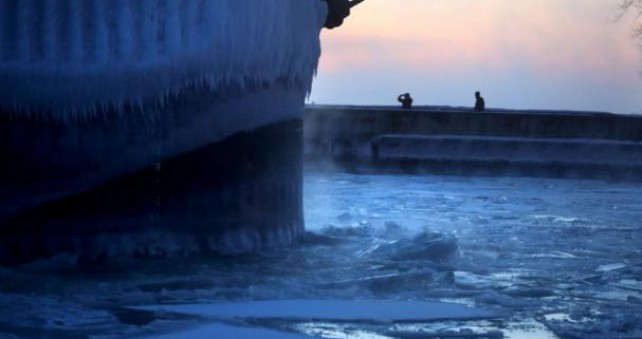 Polarna hladnoća ne popušta Ameriku: Florida okovana u ledu (VIDEO)