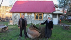 Bračni par živi u kući napravljenoj od 160 bala sijena (FOTO)