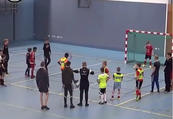 Penal pregledan četiri miliona puta: Dječak postigao gol koji je postao hit (VIDEO)