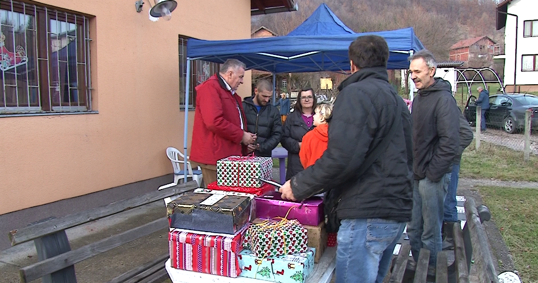 Paketići za djecu u Požarnici