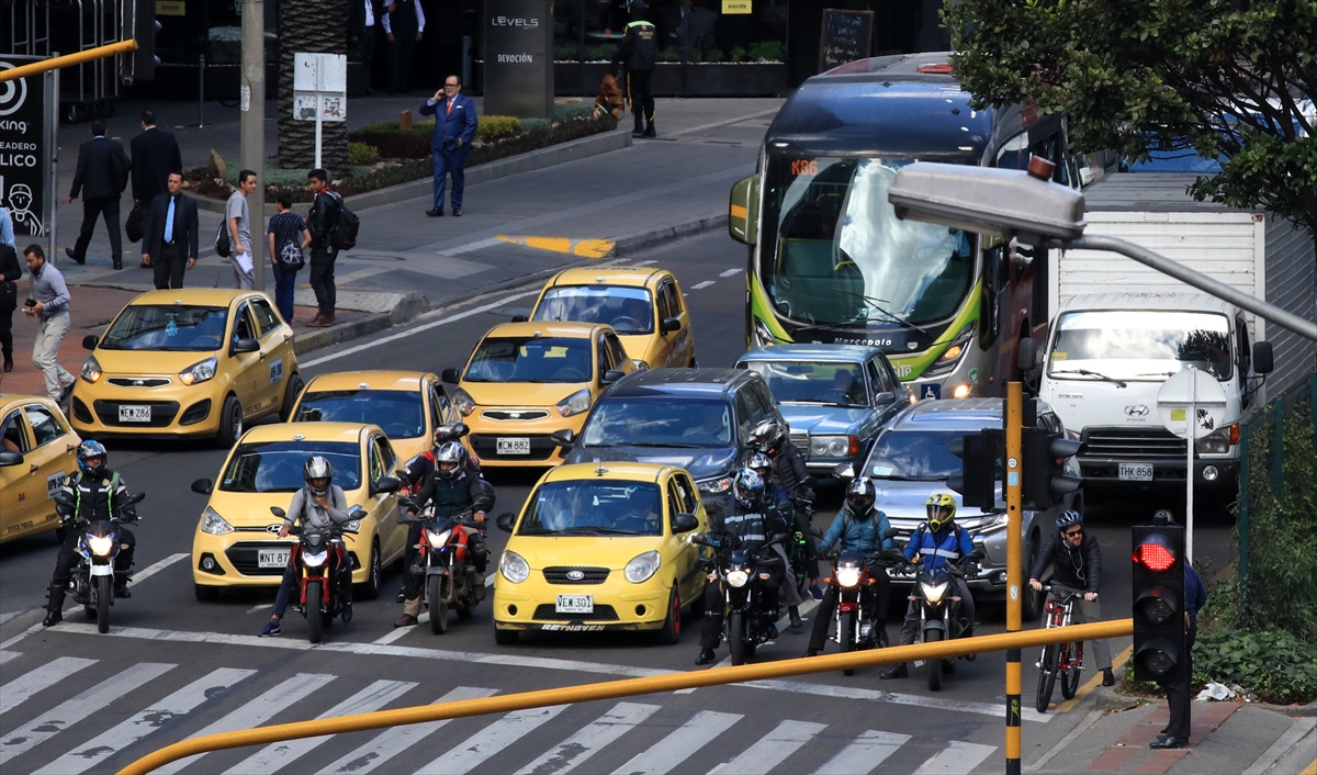 Bogota: Protesti zbog zabrane muškarcima da budu suvozači na motociklima