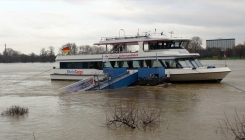 Vodostaj rijeke Rajne na zapadu Njemačke prešao kritičnu tačku: Stanovnici strahuju od velikih poplava (FOTO)