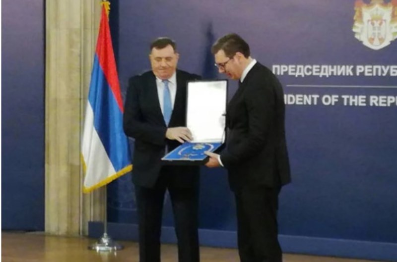 Dodik odlikovao Vučića "Ordenom Republike Srpske"