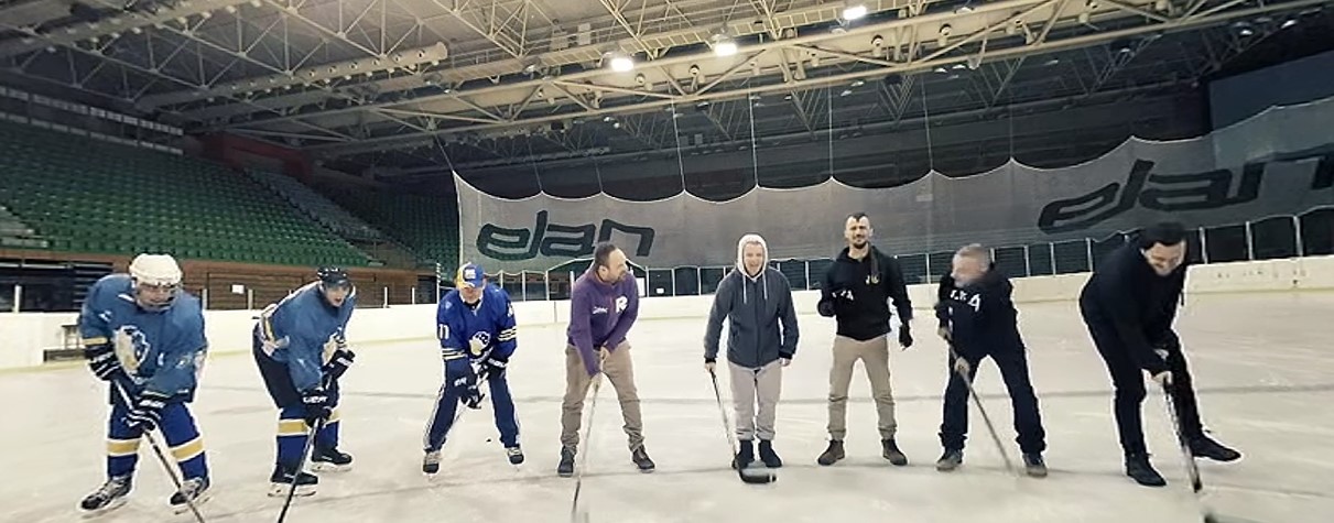 Patriotizam na djelu: Dubioza kolektiv snimila spot s navijačkom pjesmom za hokejaše BiH (VIDEO)