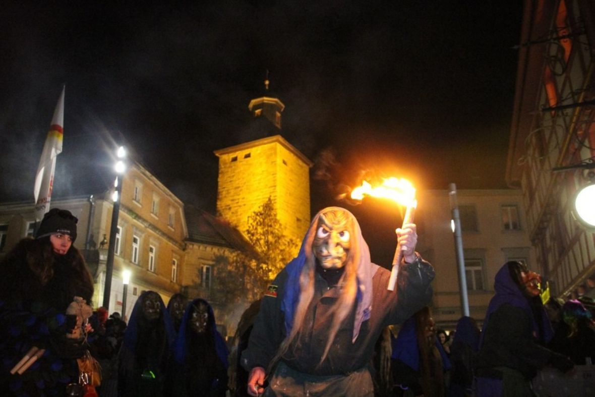 Teško povrijeđena: Djevojku tokom karnevala u Njemačkoj bacili u kotao pun vrele vode