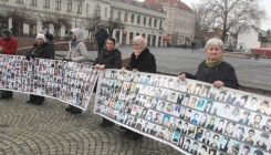 Žene Srebrenice poručile iz Tuzle: Majke umiru sa željom da ukopaju svoje sinove