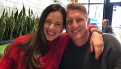 Ana Ivanović i Bastian Schweinsteiger objavili prvu fotografiju bebe