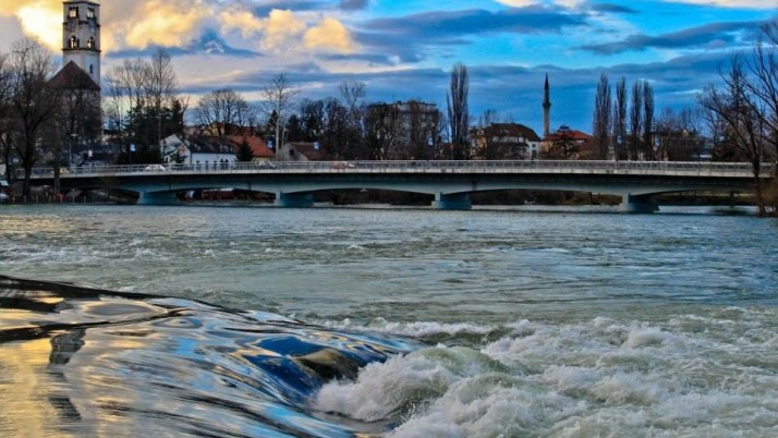 Tri nova slučaja u BiH: Zaraza potvrđena kod dvije osobe iz Bihaća i jedne iz Velike Kladuše