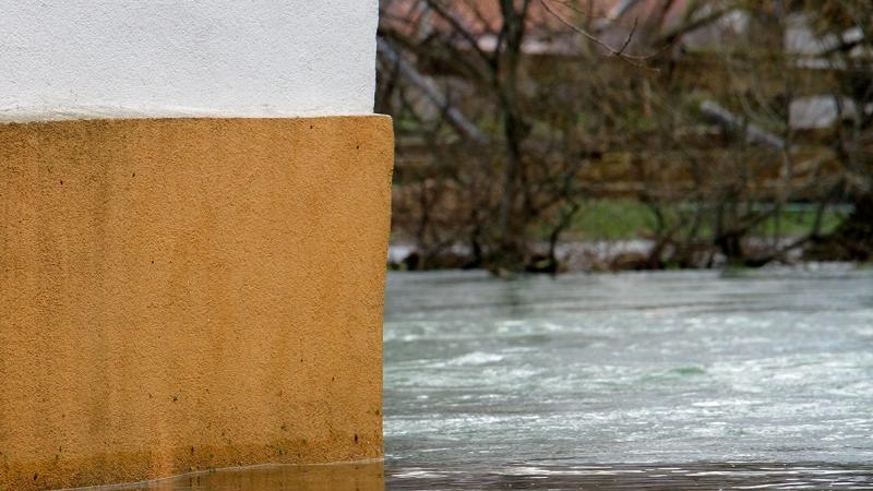 Mostar: Rijeka Buna se izlila na cestu (VIDEO)