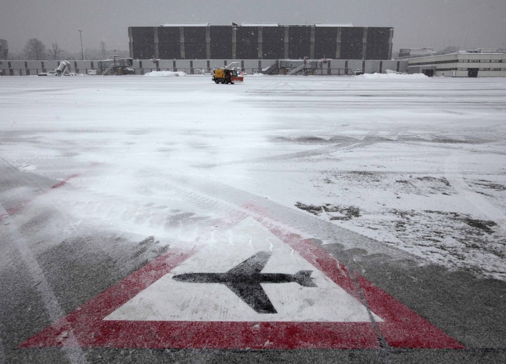 Zimsko nevrijeme zatvorilo aerodrome i blokiralo saobraćaj u Evropi