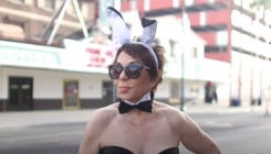 Bivša Playboy zečica u 83. godini reklamira donji veš (FOTO)