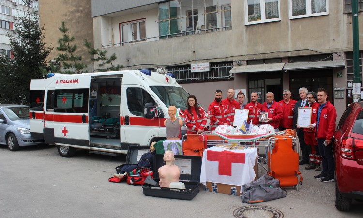 Crveni križ Italije donirao sanitetsko vozilo Crvenom križu Federacije BiH