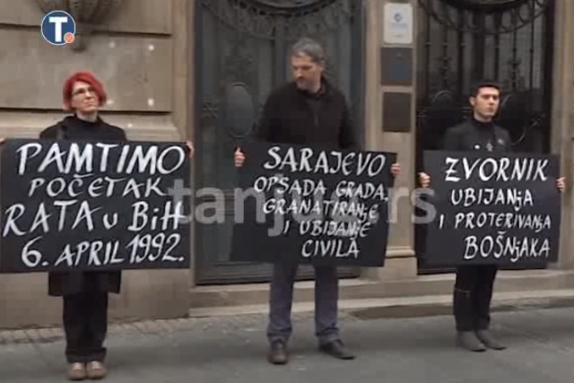 Žene u crnom u Beogradu obilježile početak opsade Sarajeva, vrijeđao ih Simo Spasić (VIDEO)