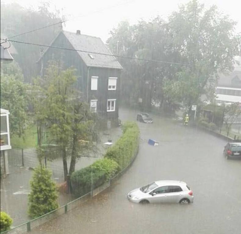 Nevrijeme ponovo pogodilo Njemačku, poplavljene ulice (VIDEO)