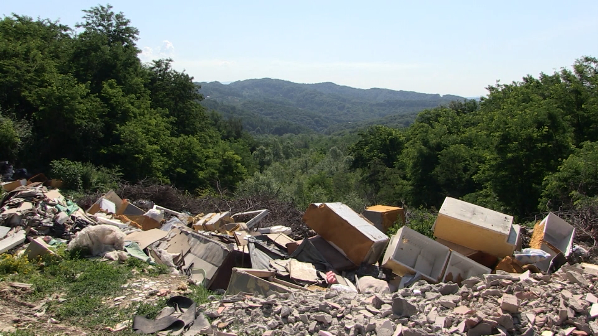 Divlja deponija nadomak Tuzle: Ekološka katastrofa koja uništava zdravlje građana