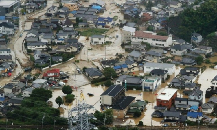 U poplavama u Japanu stradalo 100 osoba, domove napustilo 5,9 miliona stanovnika