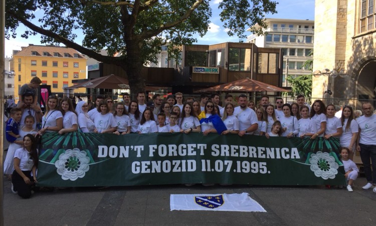 U Dortmundu više od 2.000 ljudi odalo počast žrtvama genocida u Srebrenici