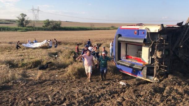 U željezničkoj nesreći u Turskoj deset poginulih, 73 osobe povrijeđene