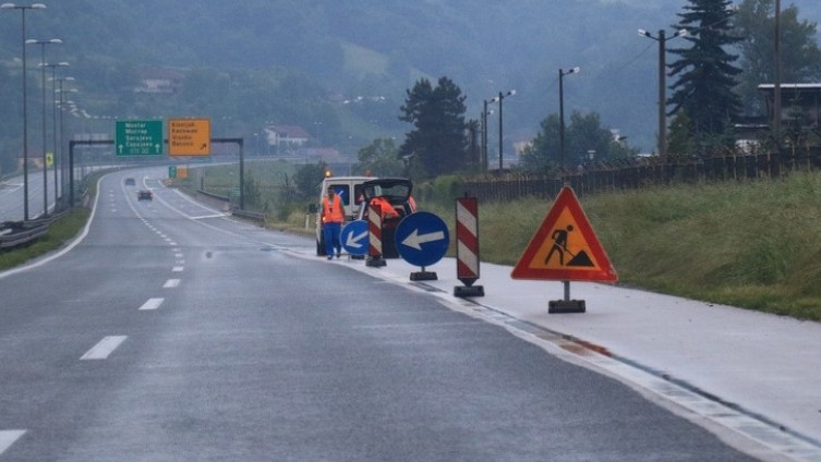 Poziv na oprez: U BiH kolovozi mjestimično vlažni ili mokri, radovi na autoputu A-1