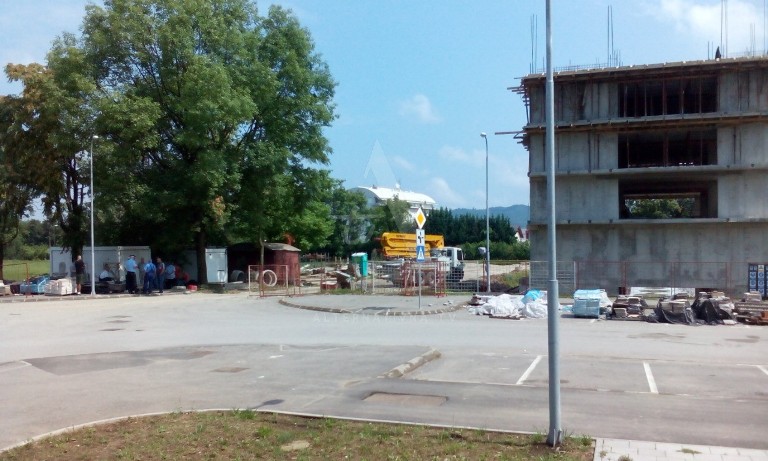 Banjaluka: Stradala dvojica radnika, poklopile ih velike metalne ploče